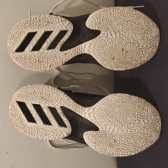 Adidas mens size 8.5 - Picture 6 of 6